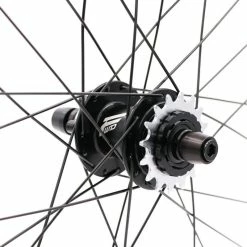 PAIRE DE ROUES FORWARD JOYRIDE V2 CARBONE - JR/EXP - 10MM - 28H -Accessoires Vélo Soldes paire de roues forward joyride v2 carbone jrexp 10mm 28h 2